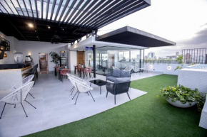 1BR Center of City - 704